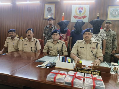 Jamtara News :   ATM कार्ड बंद होने व KYC अपडेट के नाम पर ठगी करने वाले तीन अंतरराज्यीय साइबर अपराधी गिरफ्तार