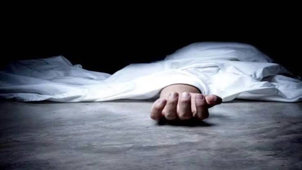Khunti News : तिग्गा नदी पुल के नीचे बोरे में मिला युवती का शव, पहचान में जुटी पुलिस