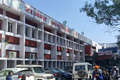 रिम्स के ट्रामा सेंटर से सुरक्षाकर्मियों को चकमा देकर बाल कैदी फरार