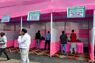 नगर निकाय चुनाव: धनबाद में बढ़ी चुनावी सरगर्मी,  वार्ड पार्षद के 76 नामांकन पत्र बिके