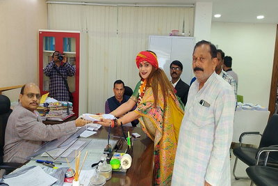 नगर निगम चुनाव: मेदिनीनगर से मेयर पद के लिए 6 प्रत्याशियों ने किया नामांकन