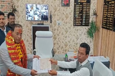 गिरिडीह: मेयर पद के लिए डॉ. शैलेन्द्र चौधरी, बनारसी दास, फूल देवी, अनील दास ने किया नामांकन