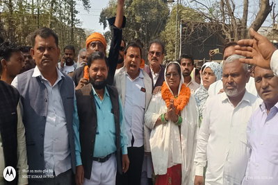 लातेहार: निकाय चुनाव में अध्यक्ष के लिए 3 व वार्ड पार्षद के लिए 21 प्रत्यााशियों ने किया नामांकन