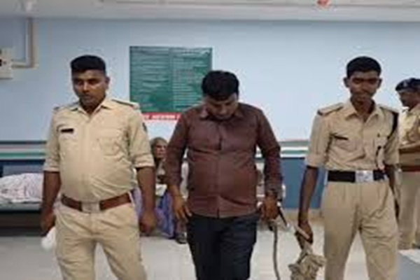 गोपालगंज :   8 साल की मासूम के साथ तीन दिनों तक दरिंदगी, आरोपी गिरफ्तार