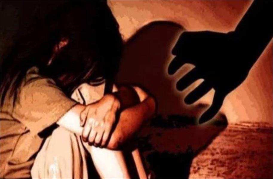 Gumla News :   घुमाने के बहाने ले जाकर ढाई साल की मासूम के साथ दरिंदगी, पड़ोसी किशोर हिरासत में