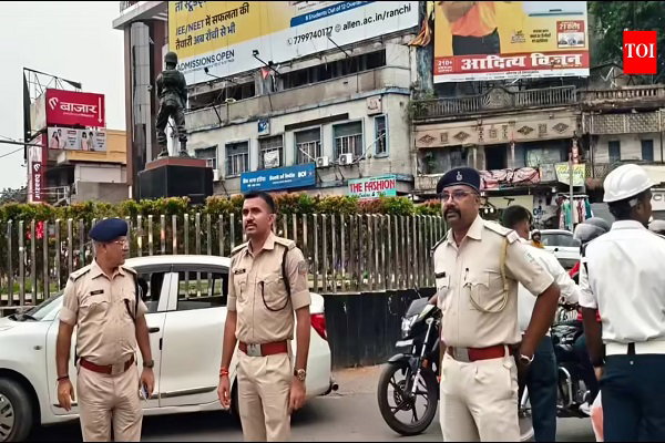ट्रैफिक नियम तोड़ने वालों पर रांची पुलिस की बड़ी कार्रवाई, तीन दिन में कटे करीब 10 हजार चालान