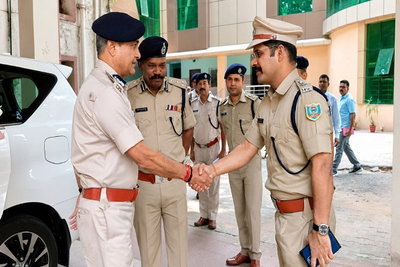 जमशेदपुर में ADG की क्राइम मीटिंग: पुलिस अधिकारियों को दिए सख्त निर्देश, कहा- खुफिया तंत्र करें मजबूत