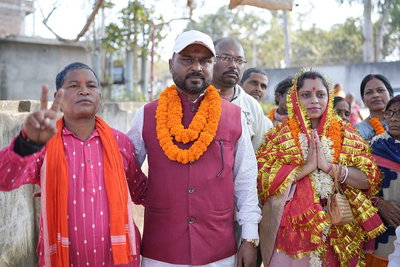 देवघर नगर निगम चुनाव: वार्ड-27 से प्रियंका देवी ने पार्षद के लिए किया नामांकन