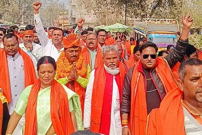 लातेहार: नामांकन के अंतिम दिन 28 वार्ड प्रत्यादशियों ने दाखिल किया पर्चा