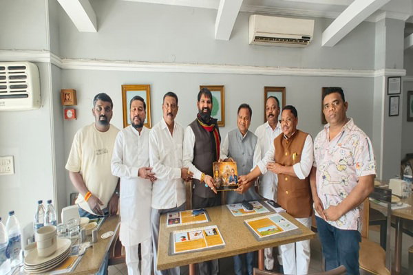 नई दिल्ली :  आदिवासी धर्म कोड लागू कराने पर चर्चा, 16 मई को नासिक में राष्ट्रीय महासम्मेलन का ऐलान