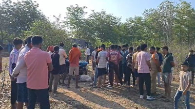 चतरा : झाड़ियों से पशु चिकित्सक का शव बरामद, हत्या की आशंका