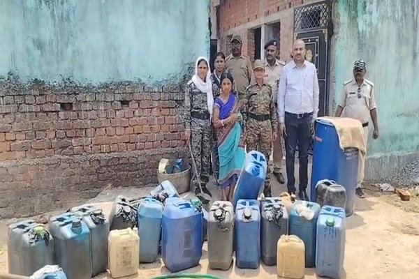 Ramgarh News :  डीजल चोरी के खेल का पर्दाफाश, कोईहारा गांव से 600 लीटर बरामद