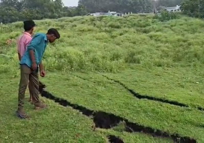 Dhanbad News :  टंडावाड़ी में फिर भू-धंसान, दहशत में ग्रामीण, सुरक्षित पुनर्वास की मांग तेज
