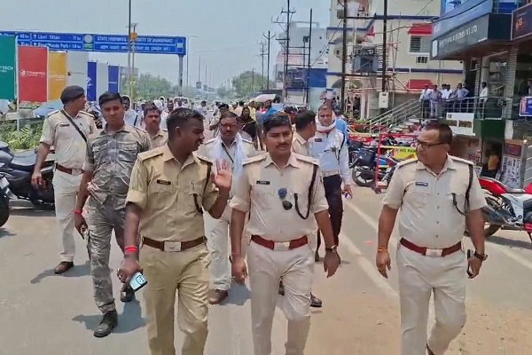 धनबाद ट्रैफिक व्यवस्था दुरुस्त करने की कवायद, खुद डीएसपी कर रहे मॉनिटरिंग