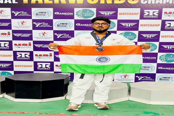 सरला बिरला यूनिवर्सिटी के छात्र आयुष राज ने अंतरराष्ट्रीय ताइक्वांडो में जीता सिल्वर मेडल