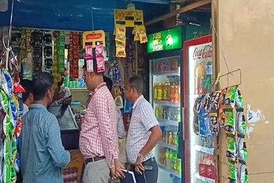 सरायकेला में तंबाकू उत्पादों पर प्रशासन का शिकंजा, दुकानों में छापेमारी कर जब्त की गई कई सामग्री