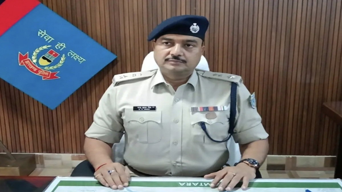 Jamtara News :  16 पुलिस पदाधिकारियों का तबादला, साइबर थाना को मिले सात अधिकारी