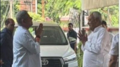 अनंत सिंह-नीरज कुमार विवाद : ललन से मिलने पहुंचे नीतीश, 20 मिनट बंद कमरे में की बातचीत
