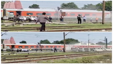 कतरी नदी ब्रिज पर धनबाद-अलेप्पी एक्सप्रेस के एसी कोच से उठा धुआं, यात्रियों में मची अफरा-तफरी