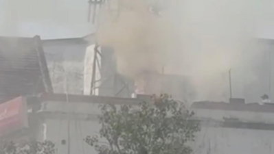 Dhanbad News :  श्रीराम सिटी अपार्टमेंट के जनरेटर हाउस में आग, फायर एक्सटिंग्विशर से टला बड़ा हादसा
