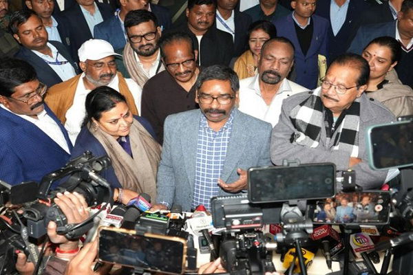 कैबिनेट बैठक: CM हेमंत सोरेन का केंद्र पर हमला, केंद्रीय बजट को बताया जनता विरोधी