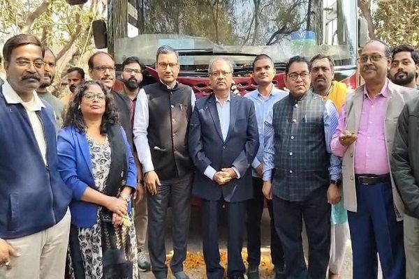 IIT (ISM) धनबाद में इसरो का स्पेस ऑन व्हील्स: छात्रों ने देखी भारत की अंतरिक्ष शक्ति की झलक