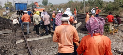 Palamu News :  राजहरा रेल हादसे के बाद एक ट्रैक बहाल, दूसरे पर कार्य जारी