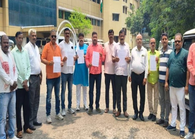 Jamshedpur News :   जनसुविधाओं की बदहाली पर फूटा लोगों का गुस्सा, JNC के खिलाफ DC को सौंपा ज्ञापन