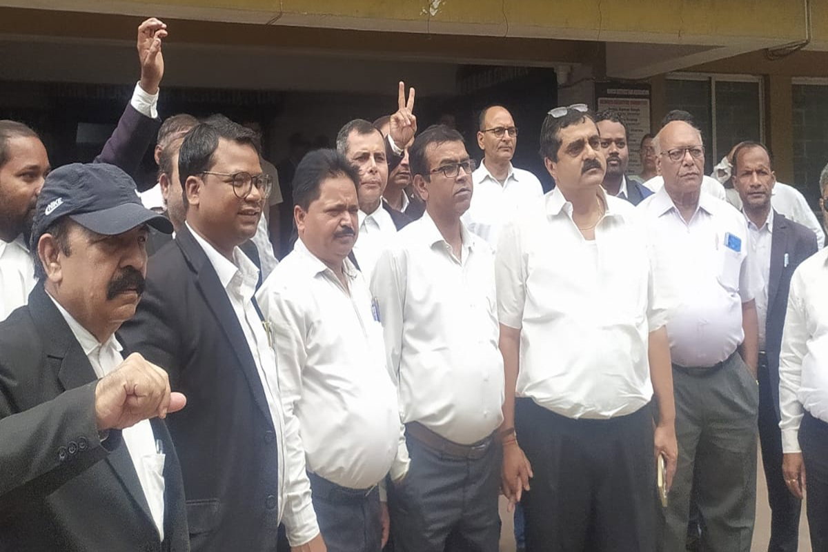 रांची सिविल कोर्ट और एग्जीक्यूटिव कोर्ट से अधिवक्ताओं ने बनाई दूरी, न्यायिक कार्य से है अलग