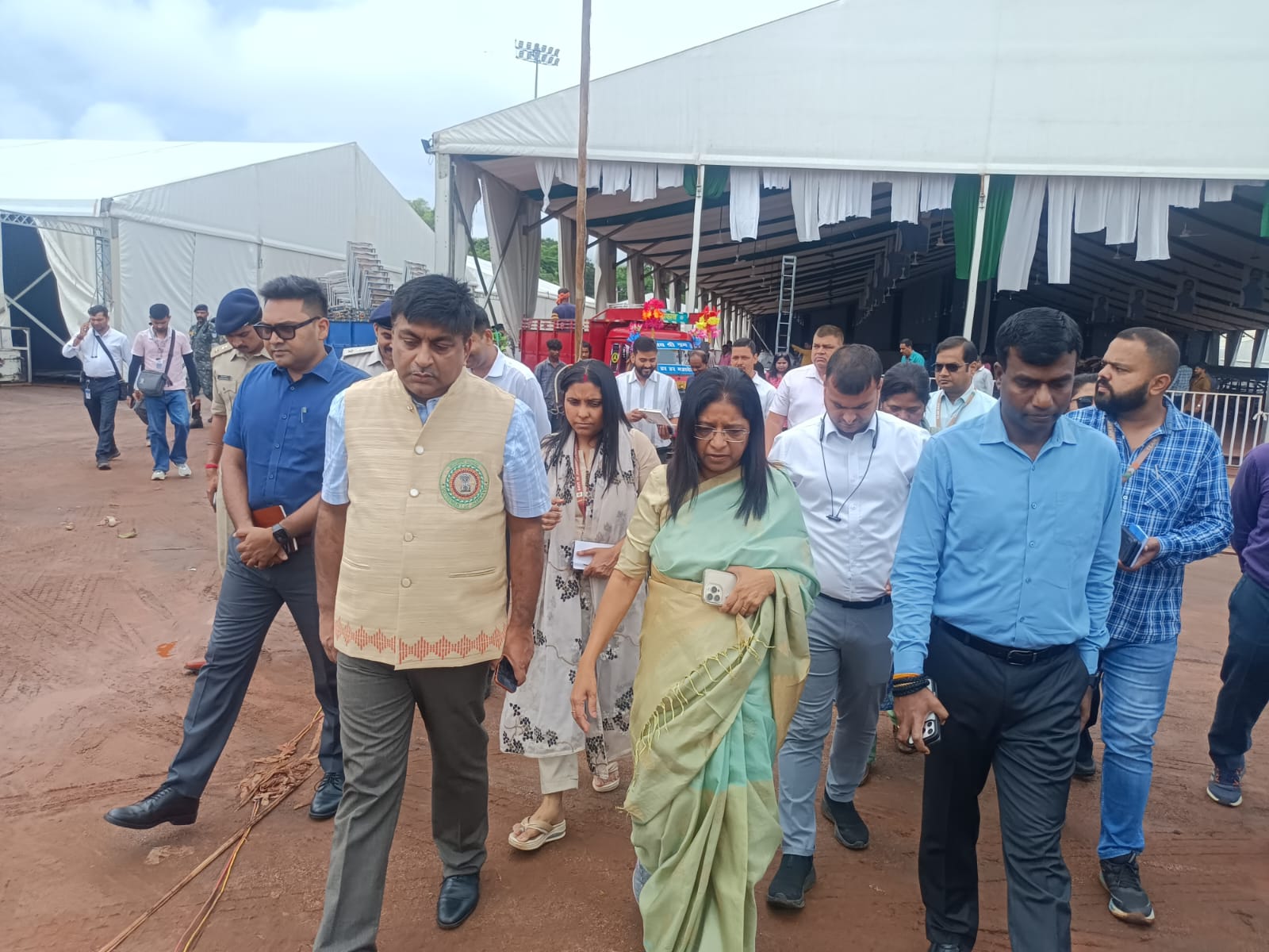 वंदना दादेल ने आदिवासी महोत्सव को लेकर मोरहाबादी मैदान का किया निरीक्षण