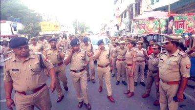 झारखंड दुर्गा पूजा :  जवानों की छुट्टी रद्द, सुरक्षा सख्त, 11 हजार जवान व 1000 स्पेशल ब्रांच अधिकारी रहेंगे तैनात