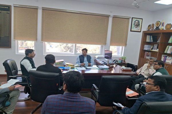 चेतावनी के बाद एक्शन मोड में स्वास्थ्य विभाग, निर्माण व खर्च में तेजी के निर्देश