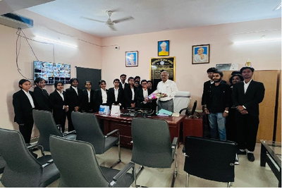 इंस्टीट्यूट ऑफ लीगल स्टडीज के डायरेक्टर ने संभाला पदभार, हुआ भव्य स्वागत