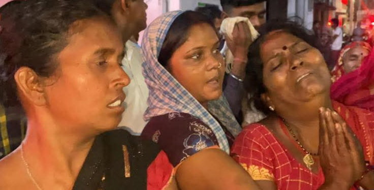 Giridih News :  शौच के लिए गए युवक की चाकू गोंदकर हत्या
