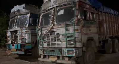 Jamtara News :  जमुआ में रात के अंधेरे में सरकारी चावल की कालाबाजारी, ग्रामीणों ने ट्रक को पकड़ा