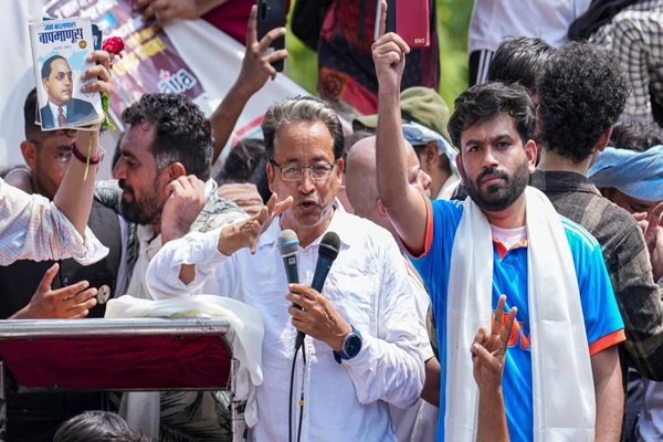Delhi News : जंतर-मंतर पर CJP का प्रदर्शन, फाउंडर अभिजीत दीपके ने शिक्षा मंत्री से मांगा इस्तीफा