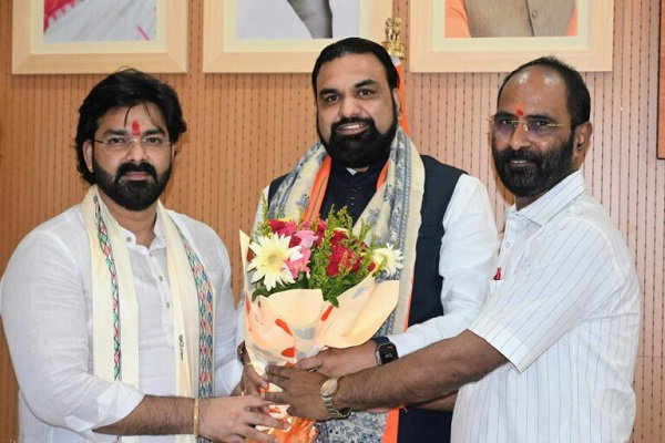 पवन सिंह बने BJP के MLC उम्मीदवार: CM और प्रदेश अध्यक्ष से मिले, कहा- पार्टी मेरी मां