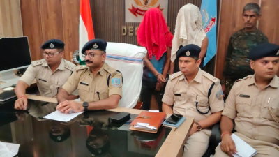 Deoghar News :  अवैध हथियार के साथ दो अपराधी गिरफ्तार, लूटी गई बाइक, मोबाइल व हथियार बरामद