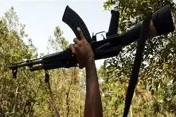 Jharkhand News :  5 लाख का इनामी नक्सली अंगरिया कर सकता है सरेंडर, मुठभेड़ में हुआ था घायल