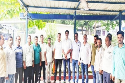 Jamshedpur News: एसबीआई एटीएम गार्डों की नौकरी पर गिरी गाज, कर्मियों ने मांगा इंसाफ