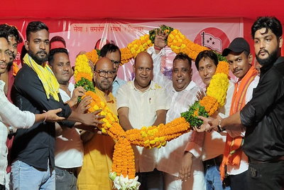 Bokaro News: सैकड़ों समर्थकों के साथ राजू दुबे ने ली भाकपा माले की सदस्यता