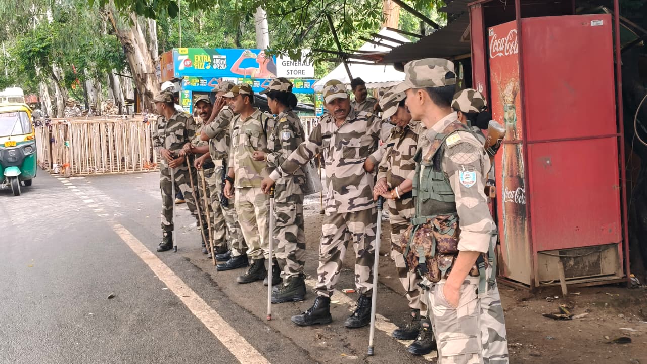 JPSC अभ्यर्थियों के समर्थन में AISA का विधानसभा घेराव, सैकड़ों जवान तैनात, कटीले तार से की गई बैरिकेडिंग