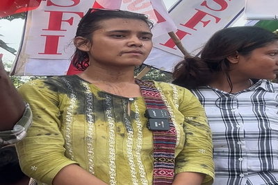 BJP व  RSS के गुंडों ने स्याही फेंका, इससे छात्रों का गुस्सा कम नहीं होगा :  नेहा बोरा