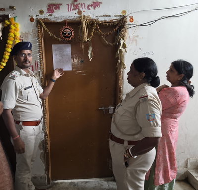 Ranchi News :  गैंगस्टर प्रिंस खान के गुर्गे राणा राहुल सिंह के घर पुलिस ने चिपकाया इश्तेहार