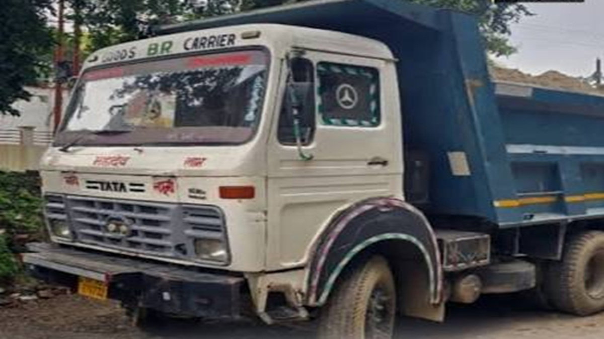 Goods carrying vehicles