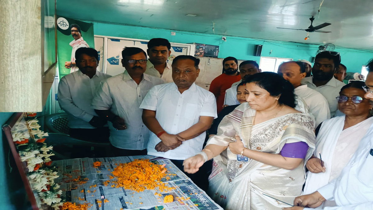 Tribute meeting at JMM office