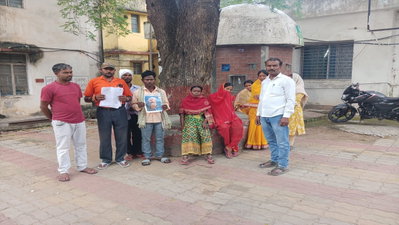 Latehar :   सड़क हादसे मामले में न्‍याय की गुहार, पिता ने थाना में सौंपा आवेदन