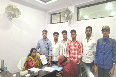 निजी स्कूलों में री-एडमिशन फीस वसूली पर रोक की मांग, आजसू ने रांची डीसी के नाम सौंपा ज्ञापन