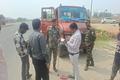 जिला प्रशासन ने चलाया वाहन चेकिंग अभियान, 3.61 लाख रुपए का कटा चालान