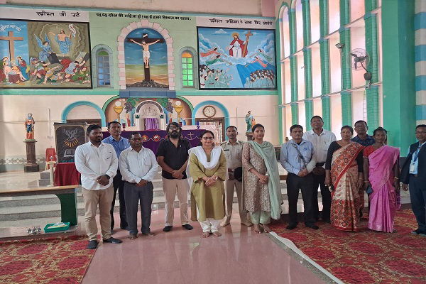 126 वर्ष पुराना कैथोलिक चर्च को ऐतिहासिक धरोहर बनाने की पहल, डीसी ने किया निरीक्षण